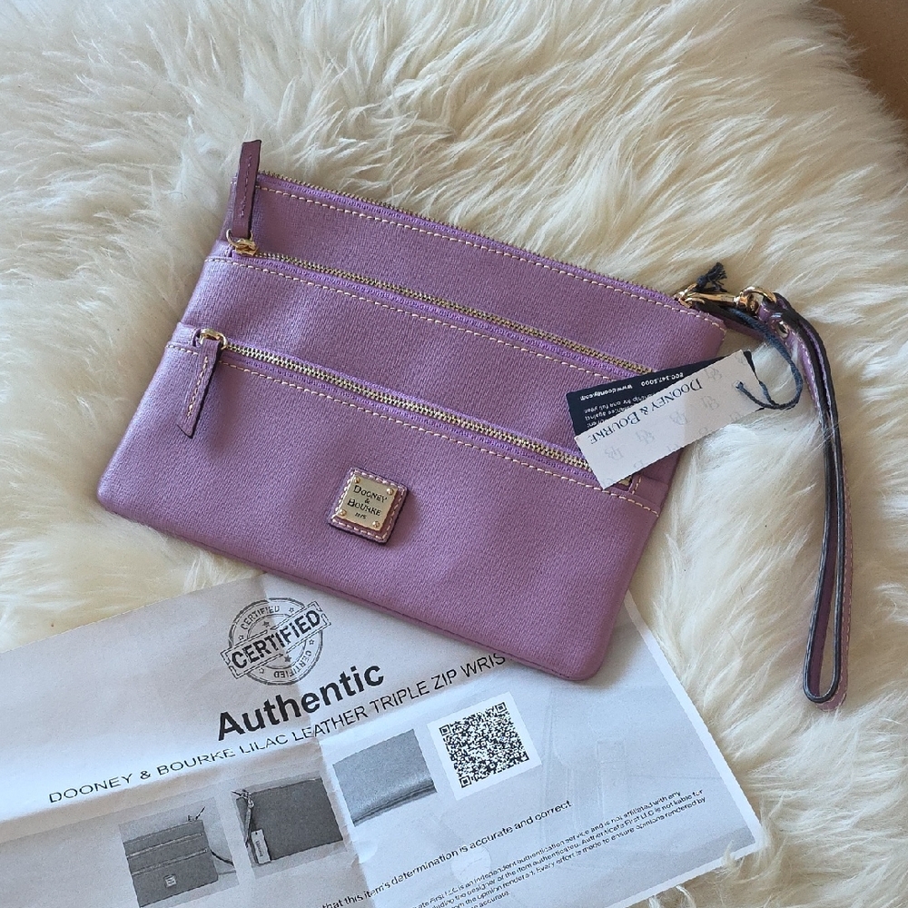 Gorgeous NWT Dooney & Bourke Lilac Lulu Triple Zip Wristlet Wallet 💜🎁💛